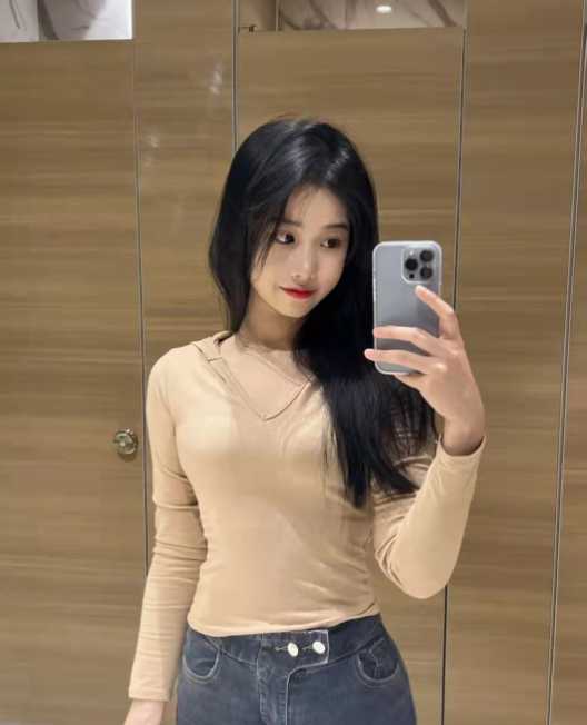 成都 小清纯又可爱，粉嫩鲍鱼玩得开，敏感体质水多亦高潮