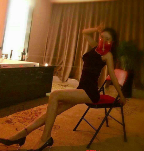 成都旗袍小姐姐被艹的抽搐，B紧水多